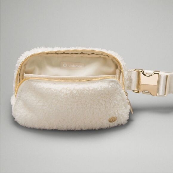 Lululemon Everywhere Belt Bag Fleece White and Gold NWT - Picture 2 of 14